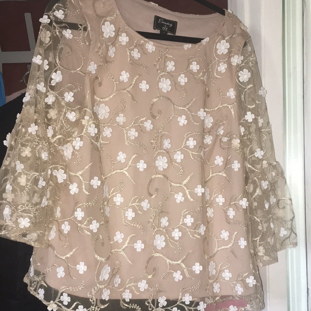 Beautiful Blouse color Gold White and Tan